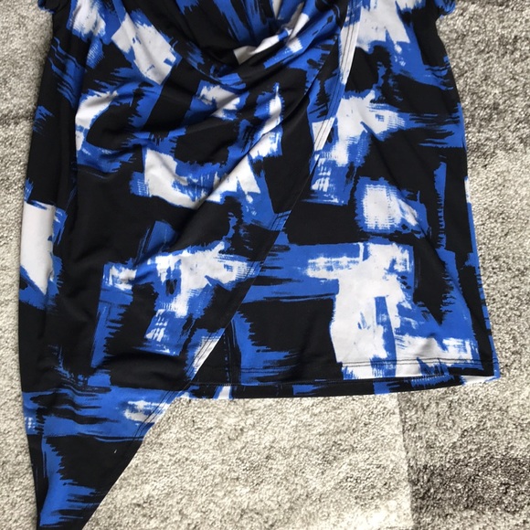 Beautiful top - Picture 3 of 3